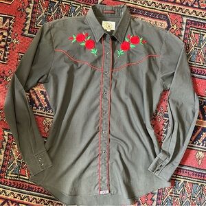Western American Rose-Embroidered snap button blouse